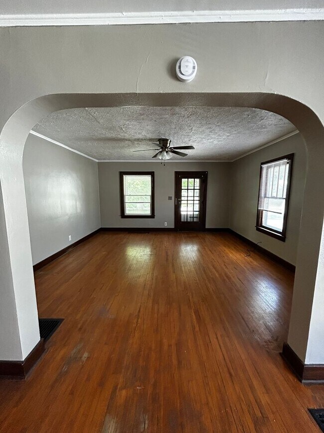 Building Photo - Washington Street Duplex