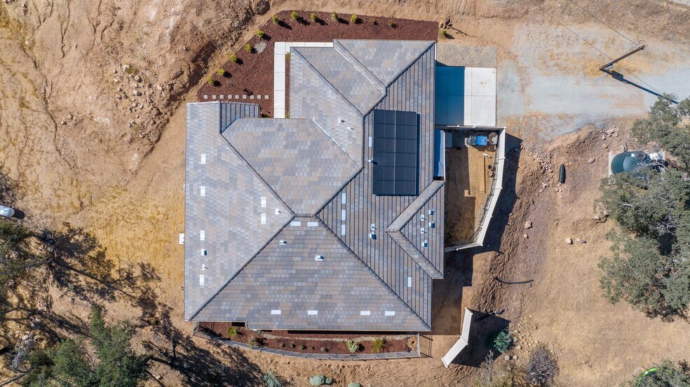 Building Photo - 31658 Rd 400