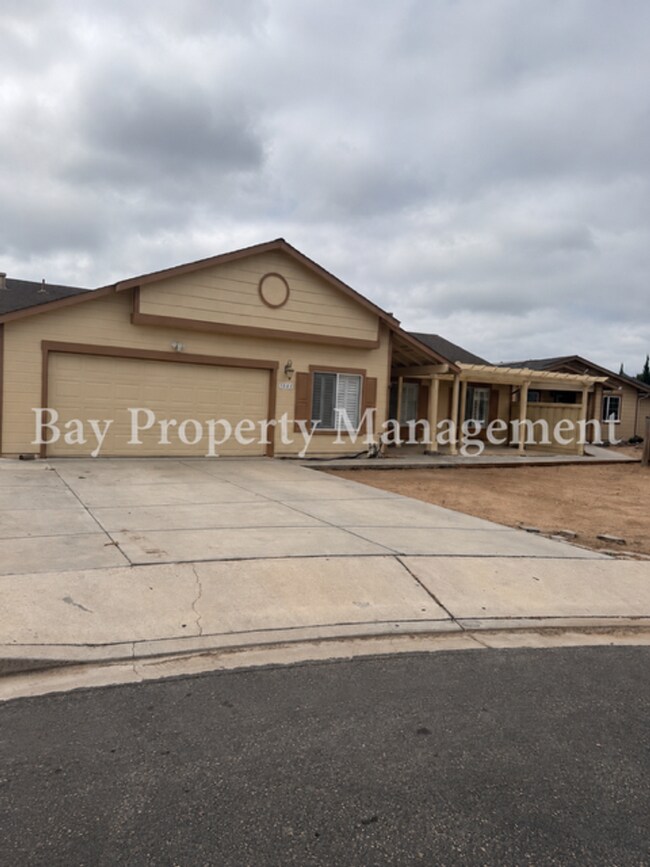 Building Photo - 1001 Highpoint Ct