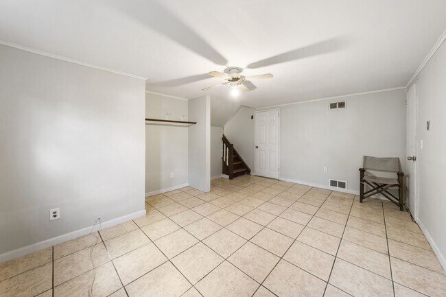 Building Photo - 1641 Lenape Rd