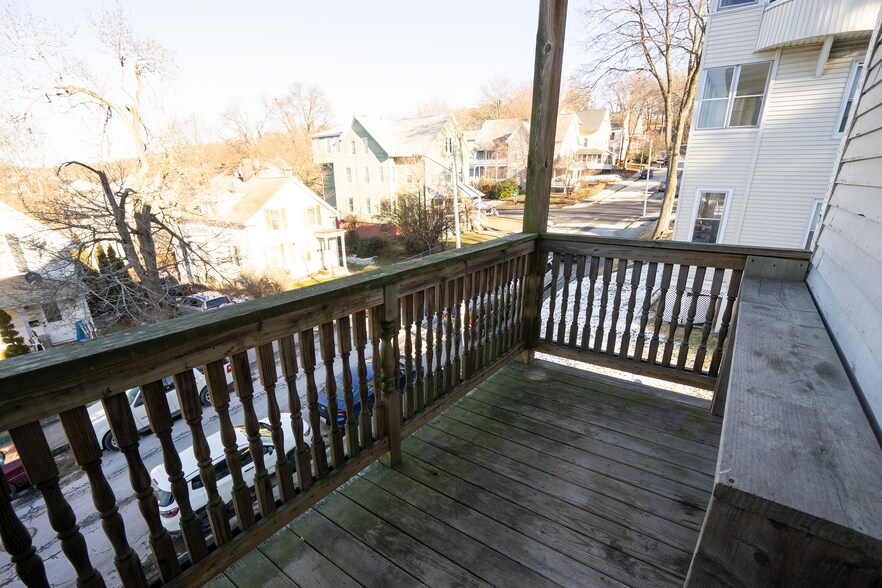 Building Photo - 82 Green Hill Pky