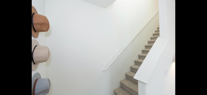 Building Photo - 2284 Columbus Dr