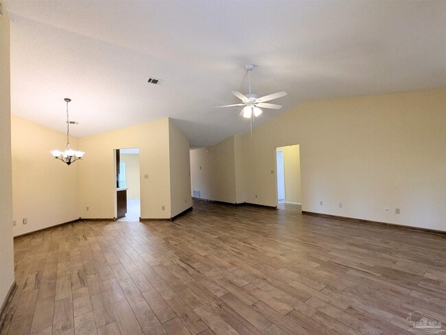 Building Photo - 512 Quail Nest Ln