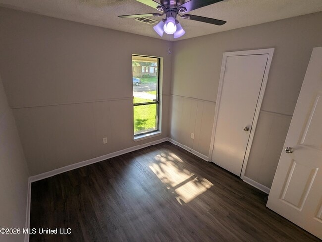 Building Photo - 7354 Northbrook Dr