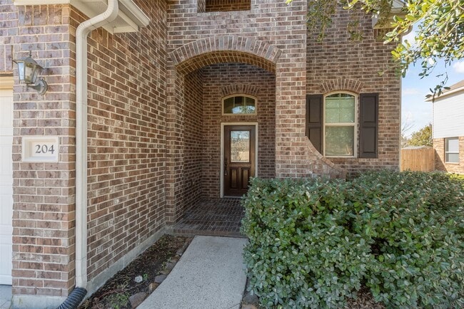 Building Photo - 204 Echo Brook Ln