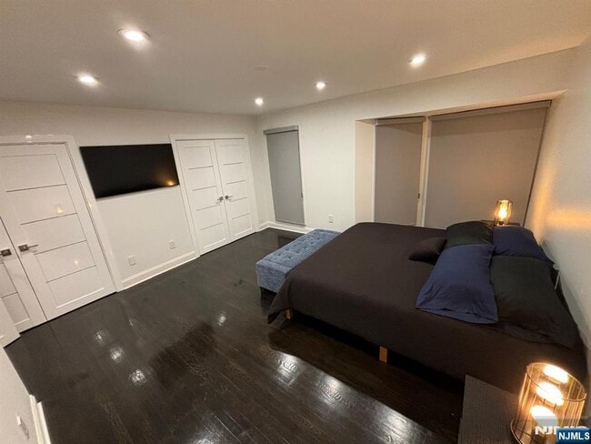 Building Photo - 20 Veterans Way