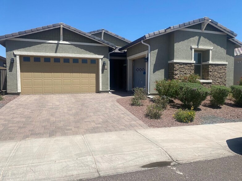 Building Photo - 19848 W Monterosa St