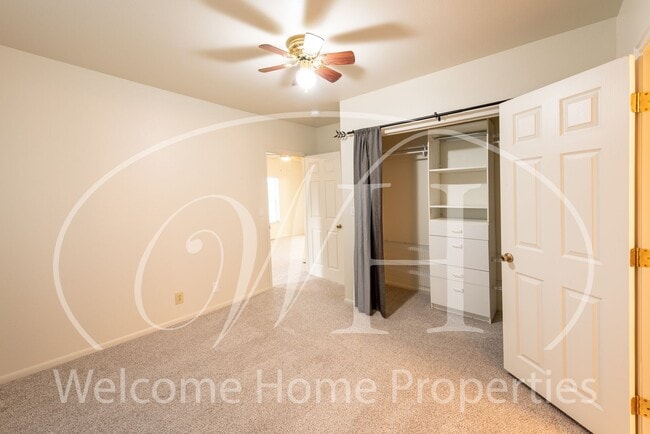 Building Photo - Cozy 3 Bedroom Home With Newer Flooring & Paint