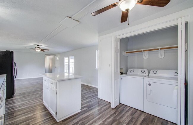 Building Photo - 13419 Commander Cir