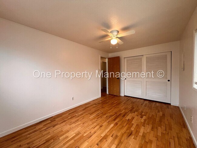 Building Photo - 121 SE 98th Ave
