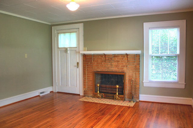 Building Photo - 2 Bedroom Cottage Plan Available Mid-August