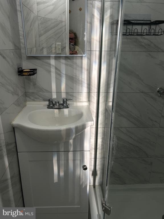 Building Photo - 3243 Lester Rd