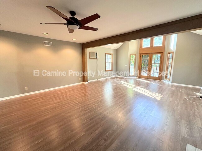 Building Photo - 750 Vinemead Dr
