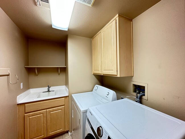 Building Photo - WESTRIDGE AT SUMMERLIN-PHASE 2