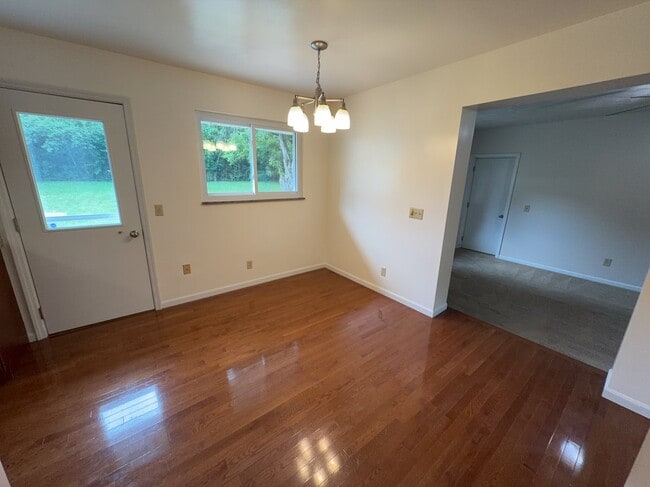 Building Photo - 8221 Sunburst Dr
