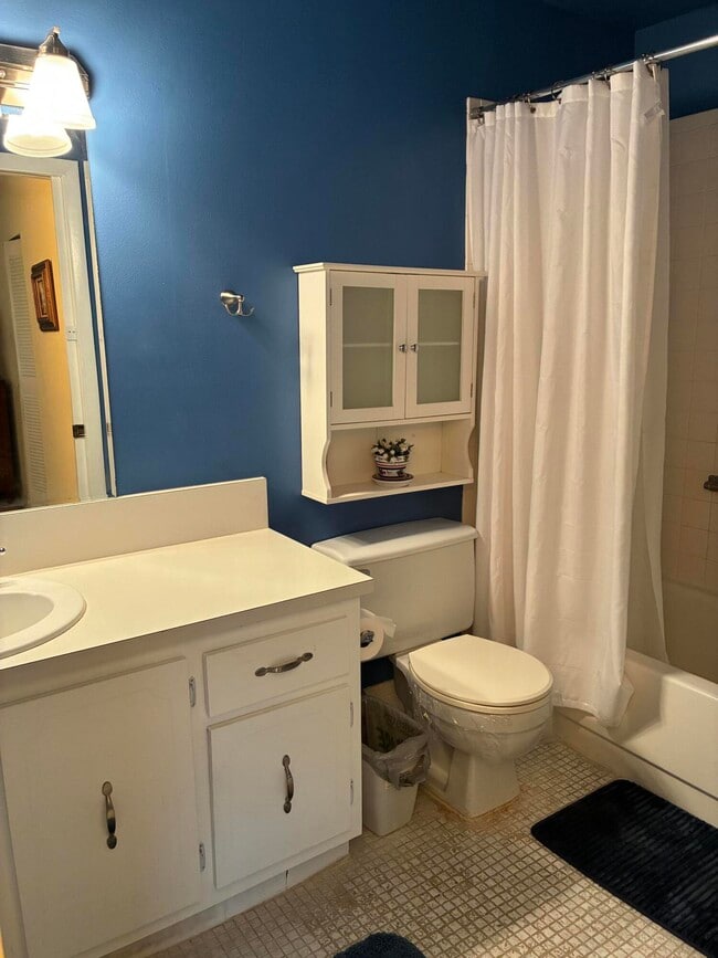 Building Photo - 4540 NW 3rd Ct