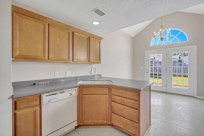 Building Photo - 125 Hopeland Dr