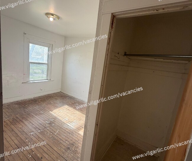 Building Photo - FOR SALE - 3 bedrooms • 1 bathroom
