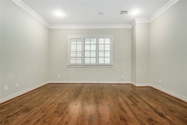 Building Photo - 2419 Brazoria St