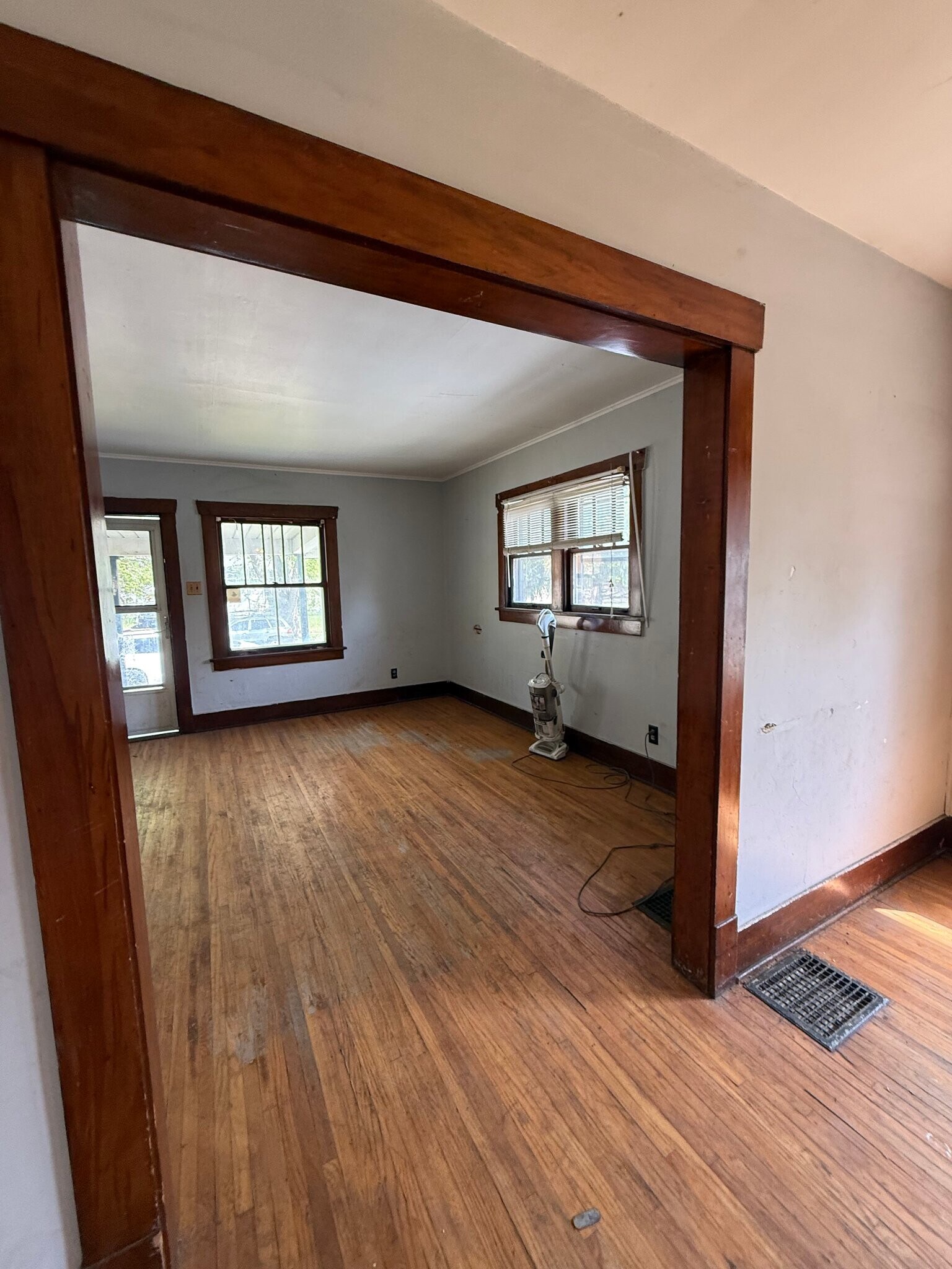 Building Photo - 1455 E Whitmer St
