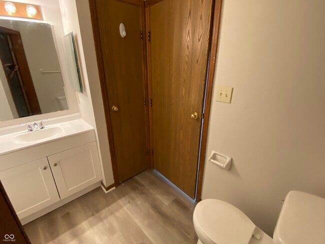 Building Photo - 5048 Shadow Pointe Dr