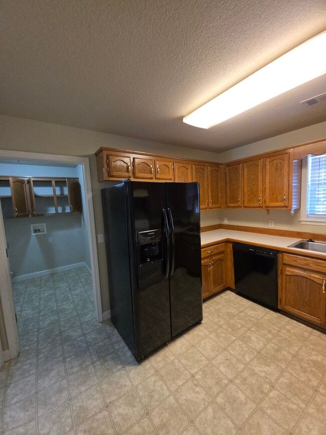 Building Photo - 2102 S Greenwich Ave