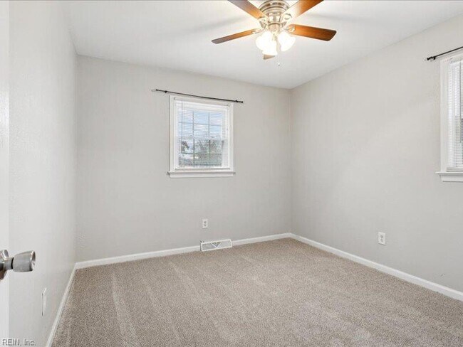 Building Photo - 13202 Aqueduct Dr