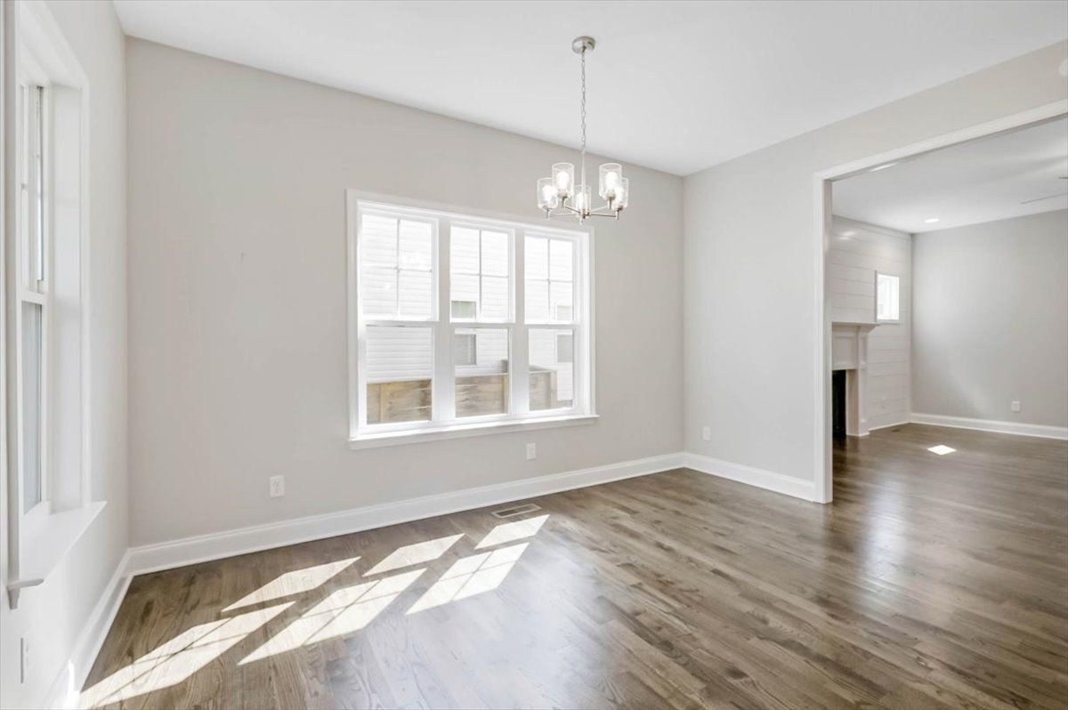 Building Photo - 1826 Oakvale Dr