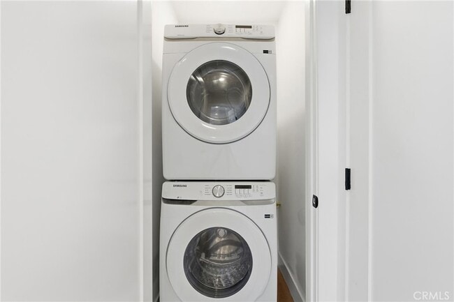 Building Photo - 1206 Kornblum Ave.