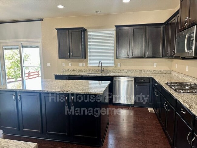 Building Photo - 2122 Longfin Ct