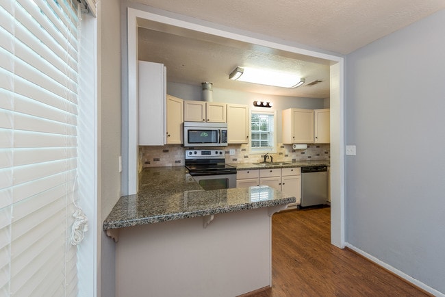 Building Photo - 112 Sulphur Springs Rd