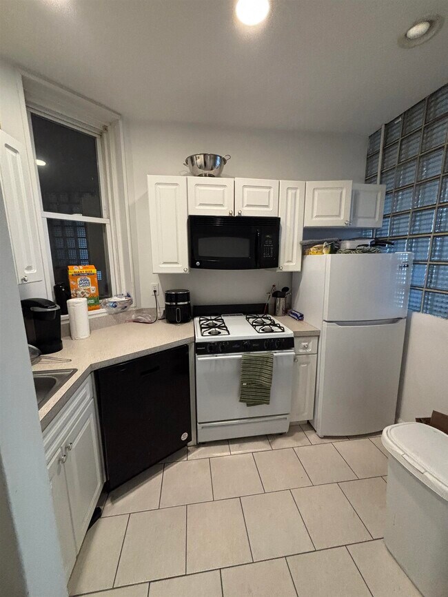 Building Photo - 410 Washington St