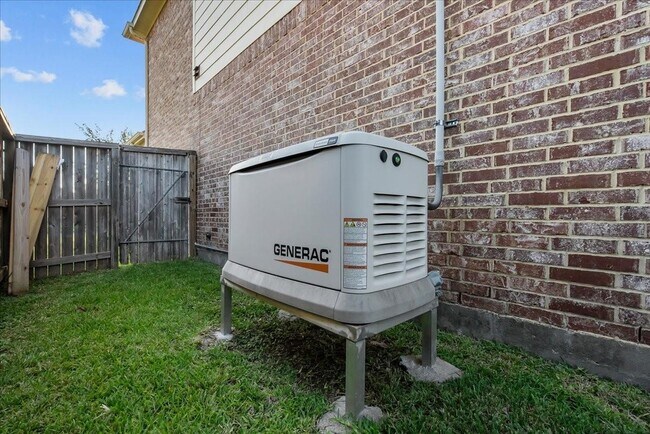 Building Photo - 2246 Oakleaf Trail Ln