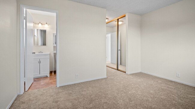 Building Photo - 4 Bedroom home with RV parking