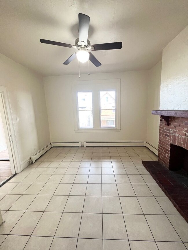 Building Photo - 135 Koehler St