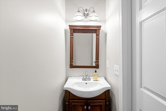 Building Photo - 5076 Grimm Dr