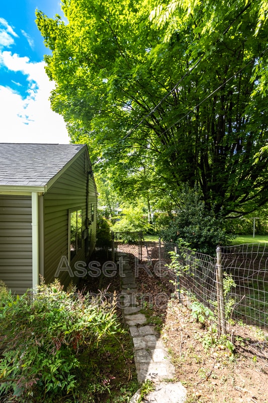 Building Photo - 2313 Brice St