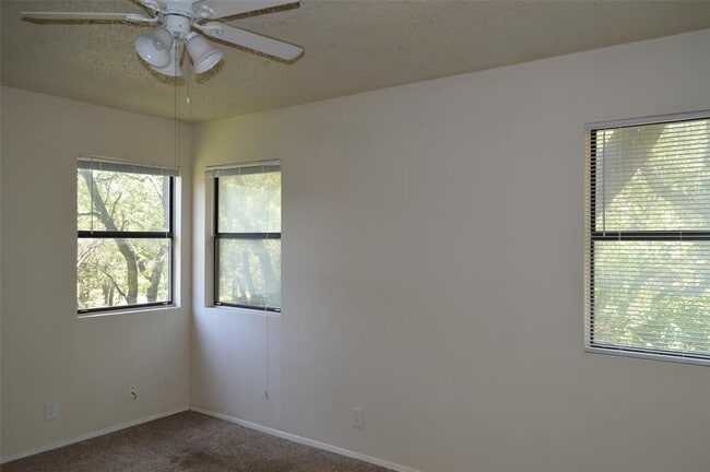 Building Photo - 9023 Sawtooth Ln