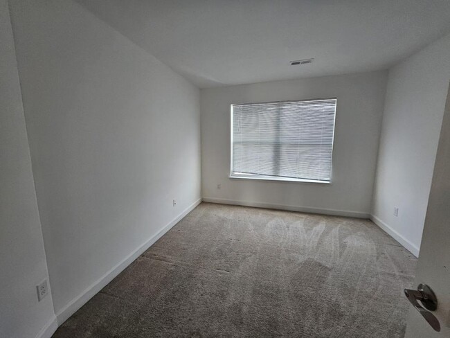 Building Photo - 73 Medal Way