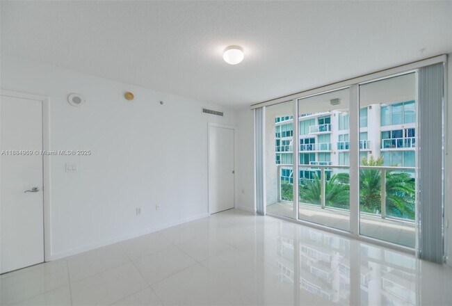 Building Photo - 31 SE 5th St