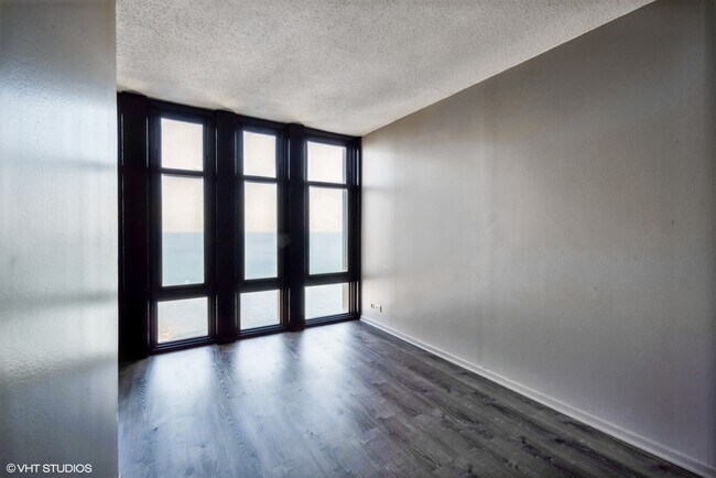 Building Photo - 6700 S South Shore Dr