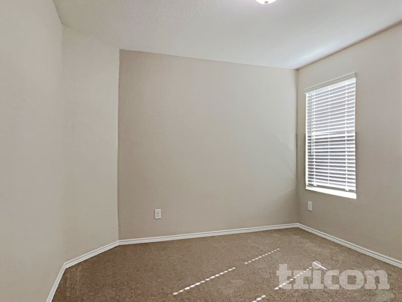 Building Photo - 4014 Stanley Park