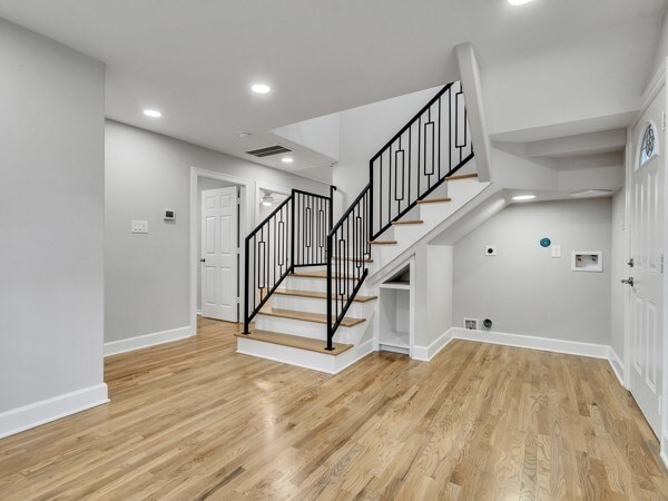 Building Photo - 1105 Panama St