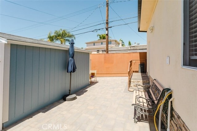 Building Photo - 833 E Verdugo Ave