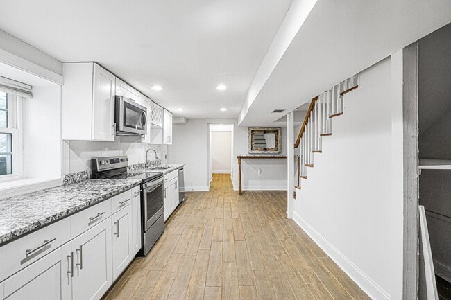 Building Photo - 3158 Westover Dr SE