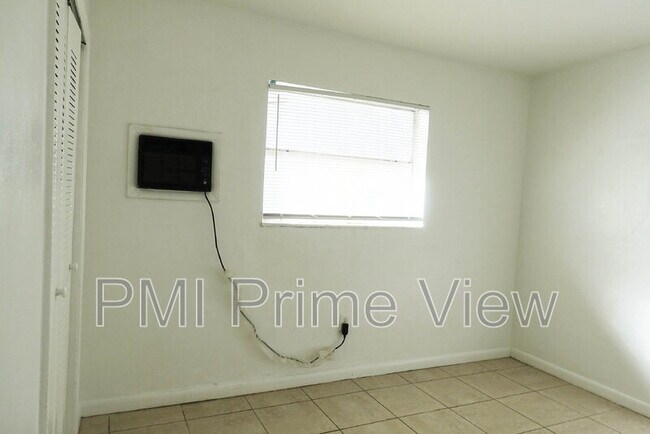 Building Photo - 7331 NW 37th St