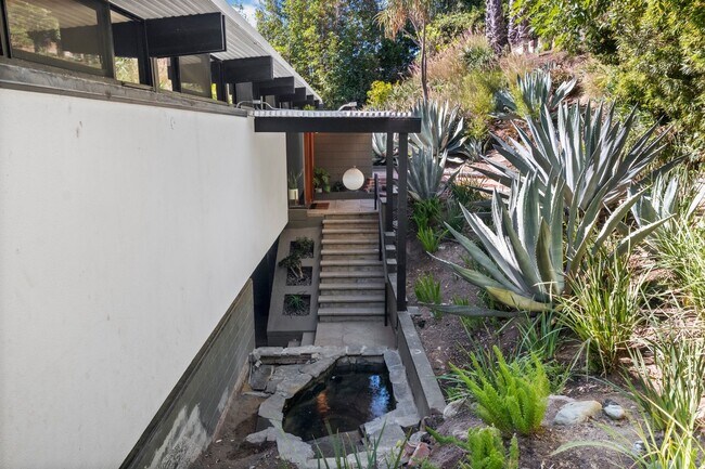 Building Photo - 3 Bed / 3 Bath Private Mid-Century Oasis with Pool, Detached Studio & Canyon Views