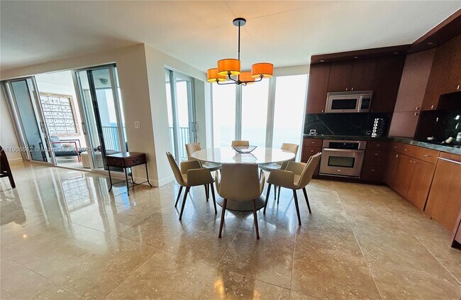 Building Photo - 881 Ocean Dr