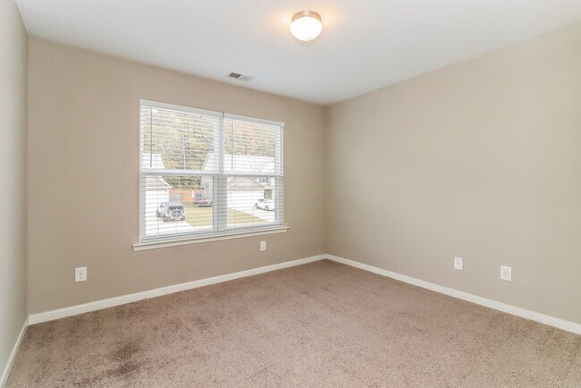 Building Photo - 89 Moss Way