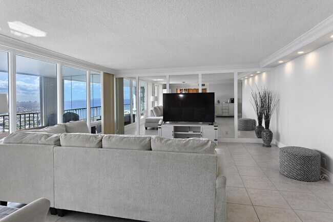 Building Photo - 4280 Galt Ocean Dr